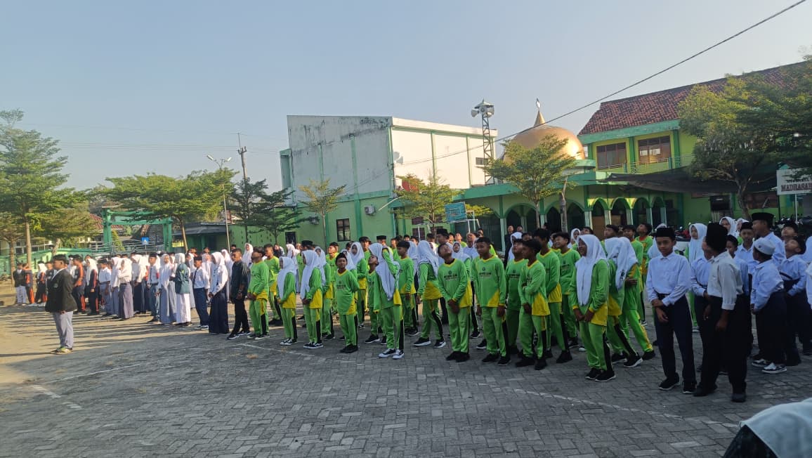 Upacara Pembukaan MATAMUDA Tahun Ajaran 2026/2027 MTs Darul Ulum Nglumber Berlangsung Khidmat dan Penuh Semangat